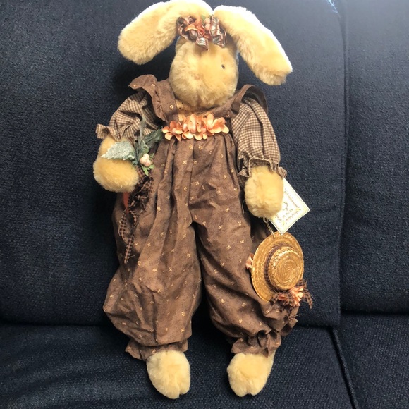 One of a kind Bunny By The Bay. Excellent condition. - Picture 1 of 7